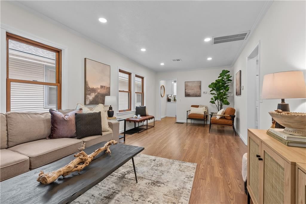 2521 W 47th Terrace — photo 6