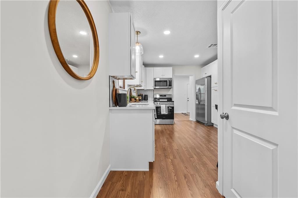 2521 W 47th Terrace — photo 12