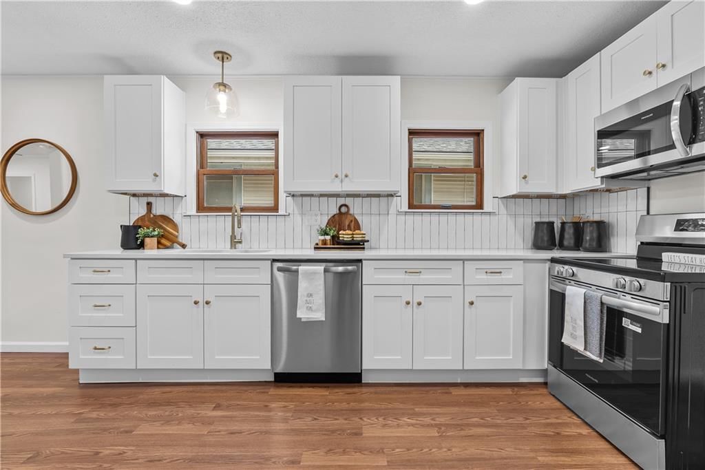 2521 W 47th Terrace — photo 13