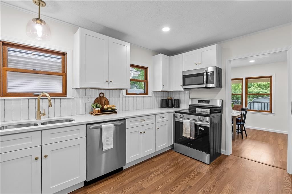 2521 W 47th Terrace — photo 14