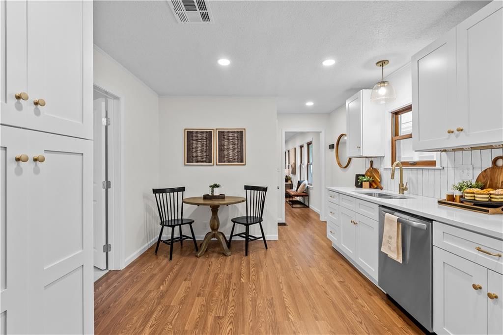2521 W 47th Terrace — photo 16