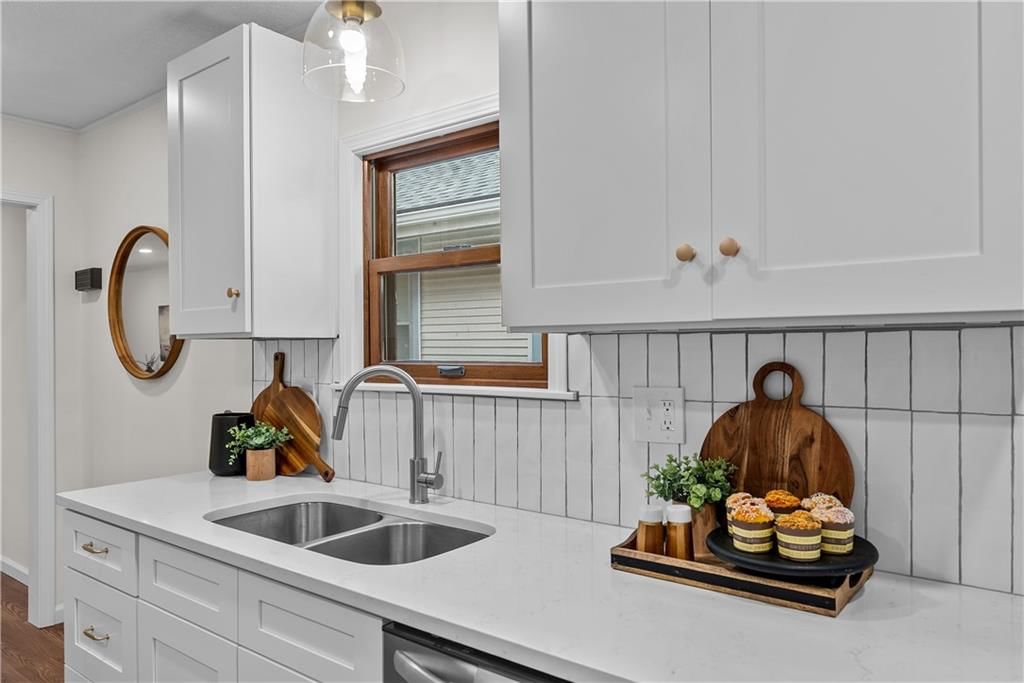 2521 W 47th Terrace — photo 17
