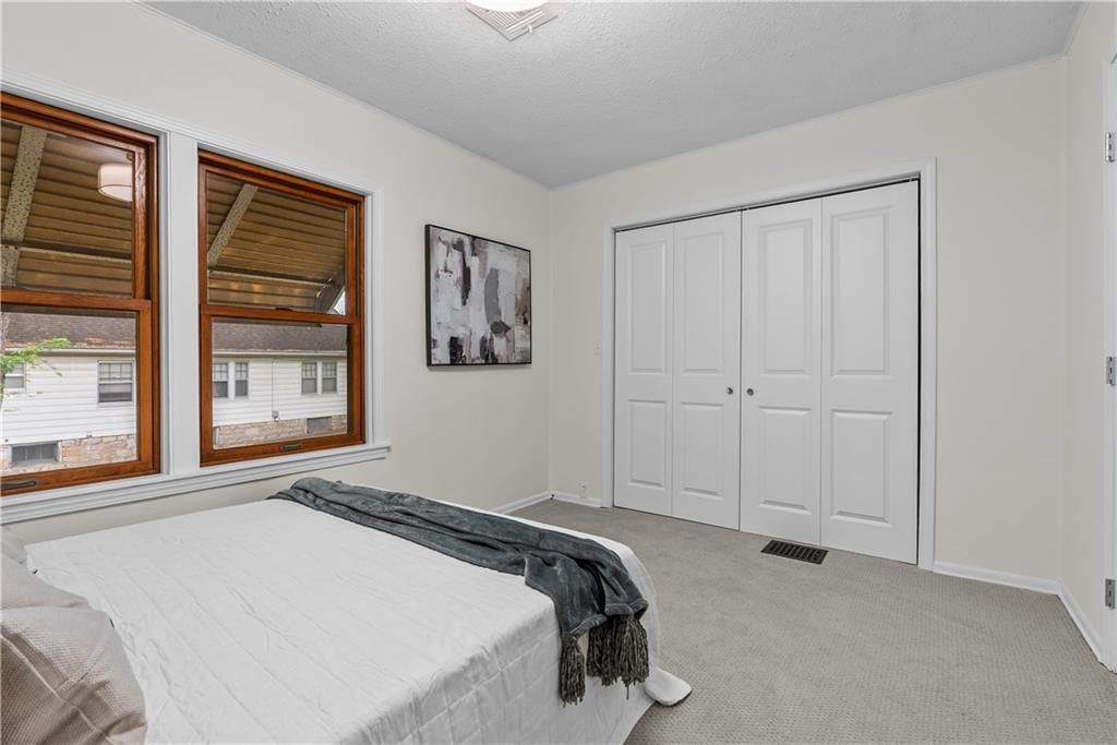 2521 W 47th Terrace — photo 24