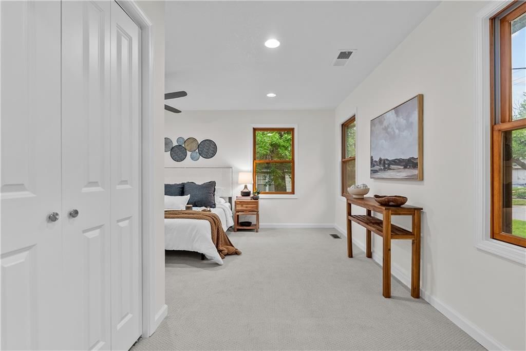 2521 W 47th Terrace — photo 34
