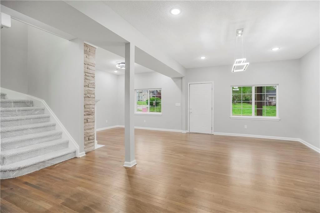 Photo 3 of 30 - 2414 N 10th Street