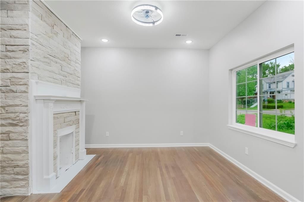 Photo 5 of 30 - 2414 N 10th Street