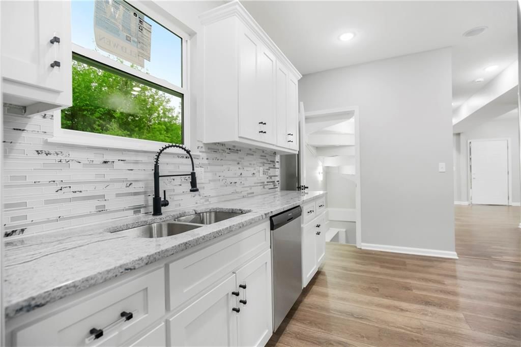 Photo 8 of 30 - 2414 N 10th Street