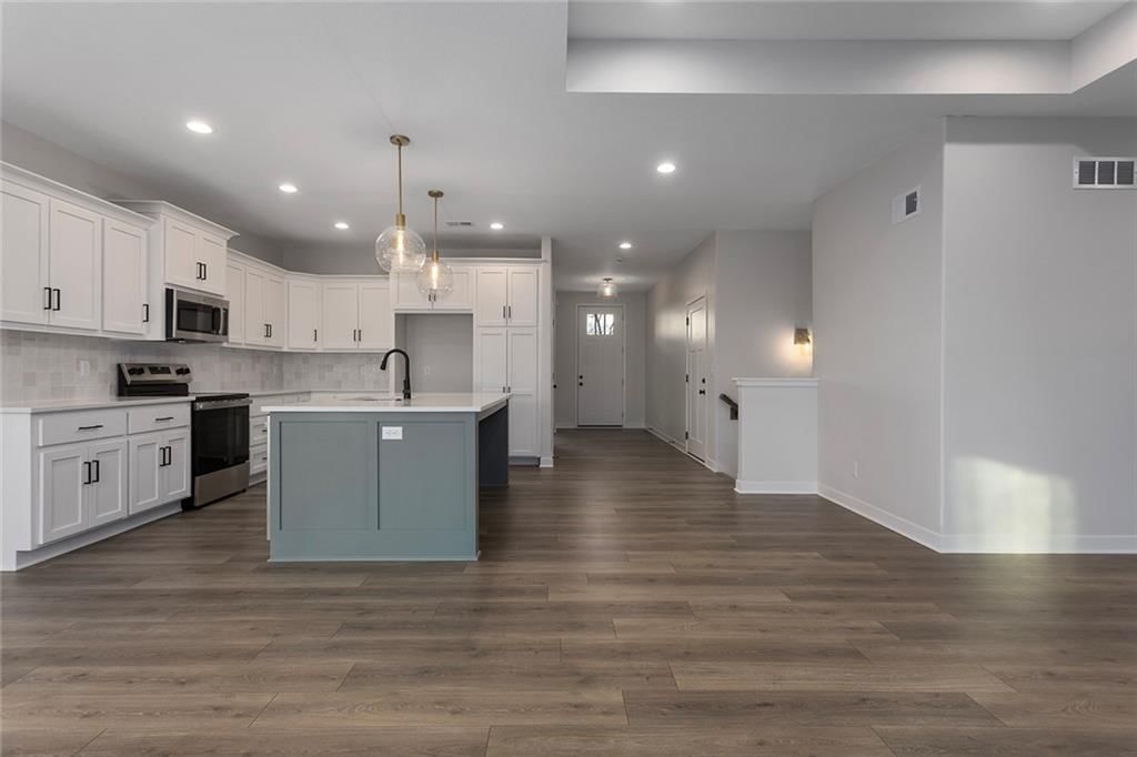 110 E Woodland Avenue — photo 15