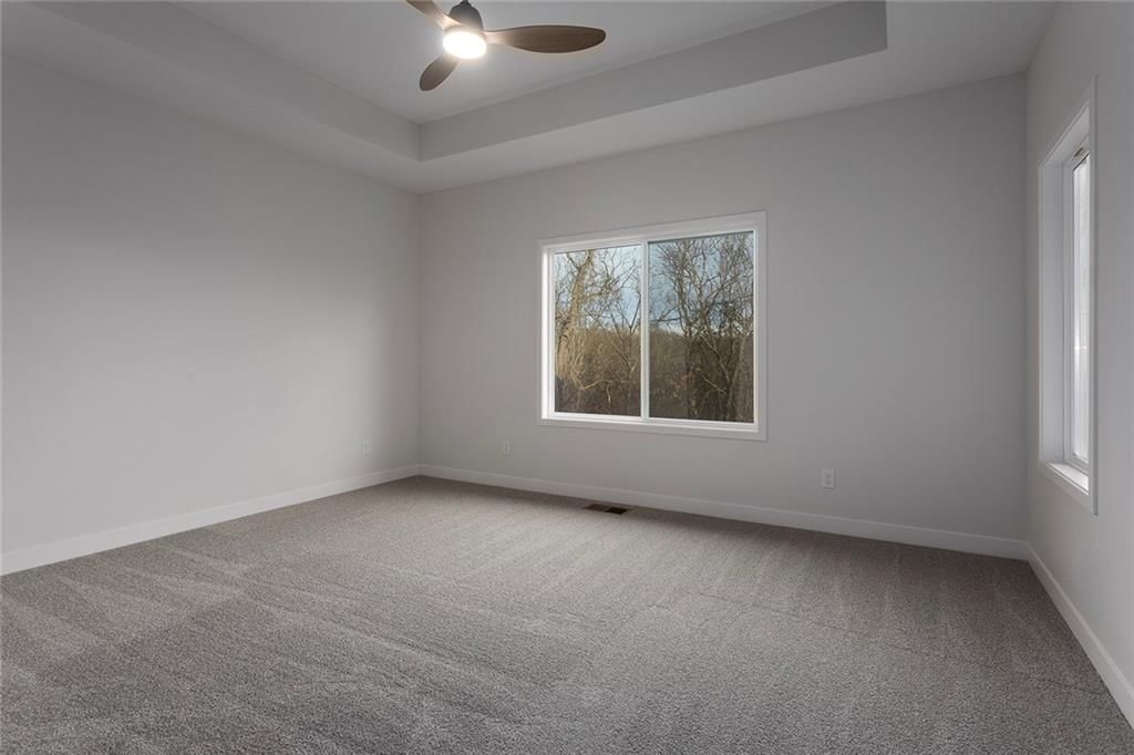 110 E Woodland Avenue — photo 28