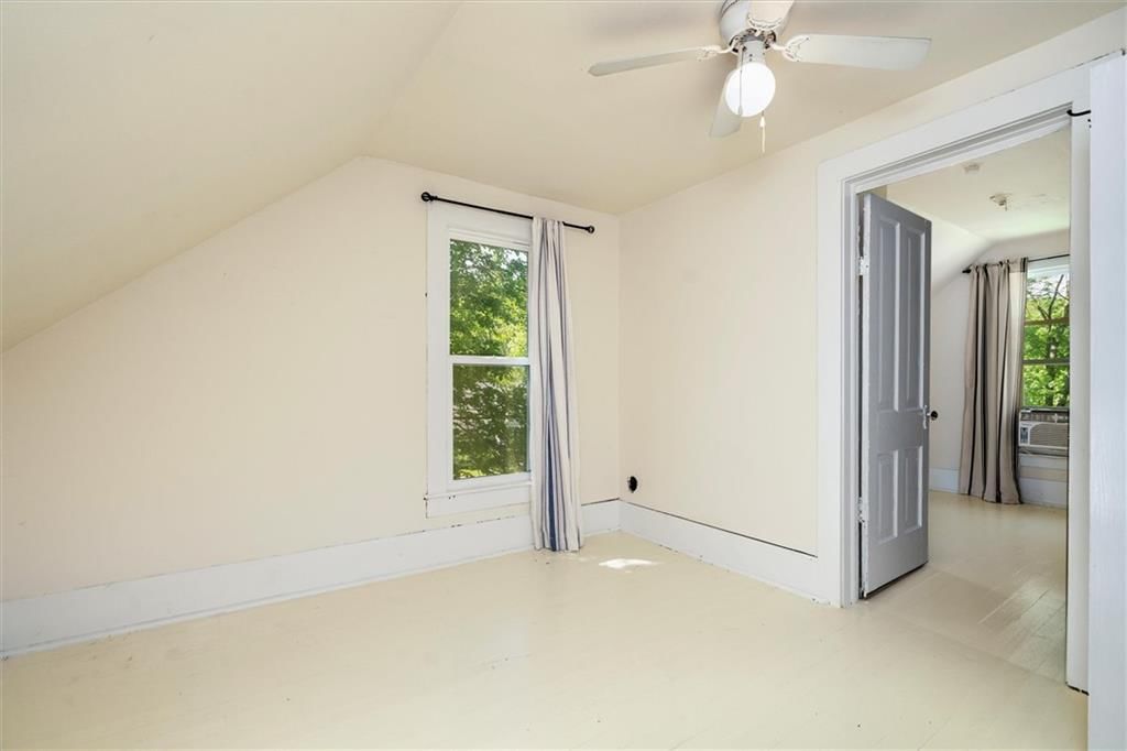 920 Grove Street — photo 32