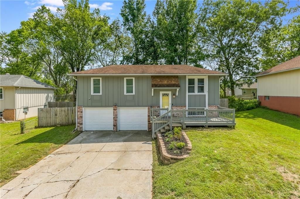 311 Village Lane — photo 1