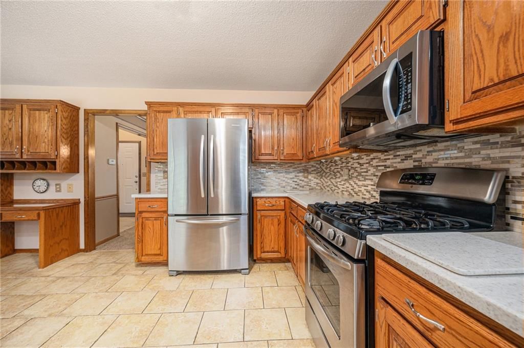 14242 W 121st Street — photo 8