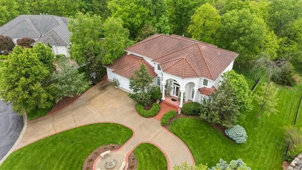 289 NW Rockwood Court — photo 1
