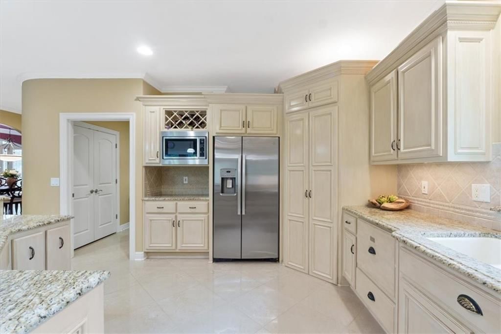 289 NW Rockwood Court — photo 12
