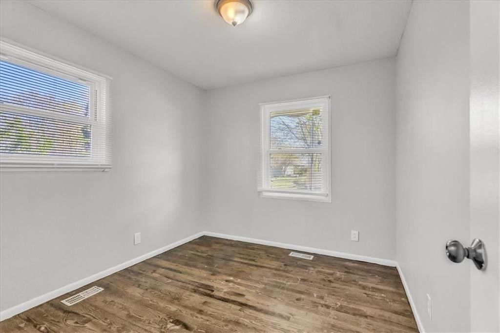 8802 E 92nd Street — photo 12