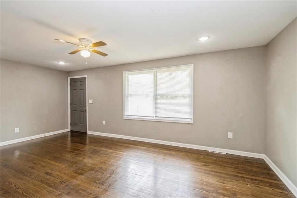 7005 Askew Avenue — photo 6