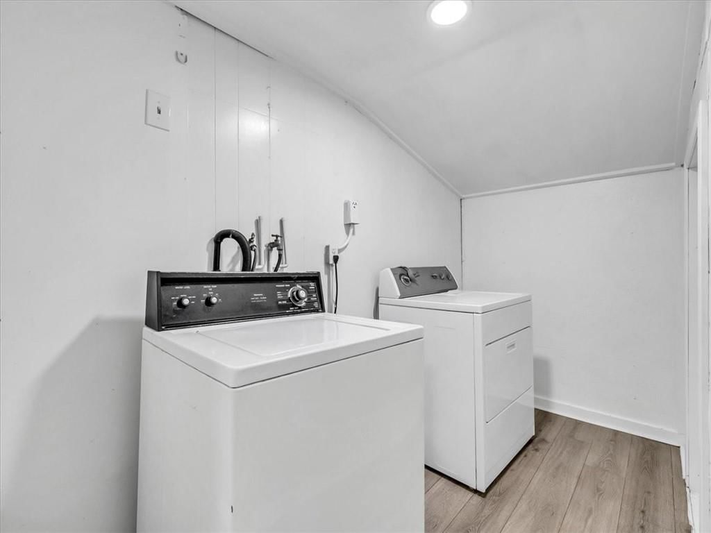 Photo 6 of 13 - 1619 Harvard Avenue