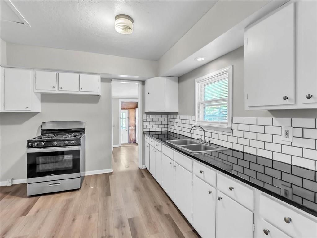 Photo 8 of 13 - 1619 Harvard Avenue