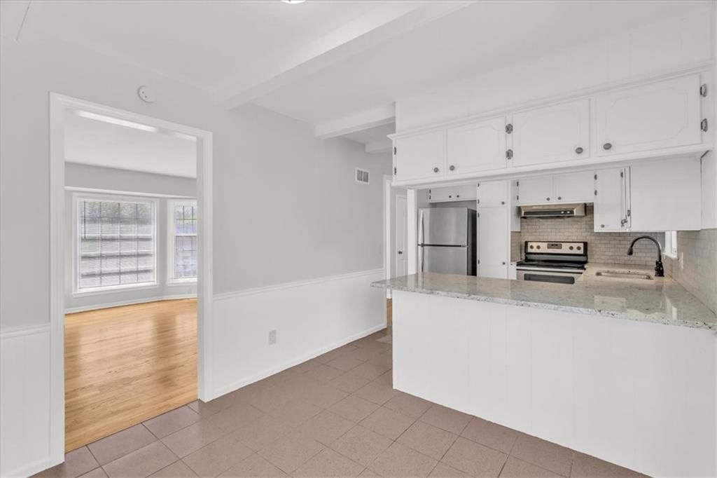Photo 12 of 28 - 15398 E 45TH Place