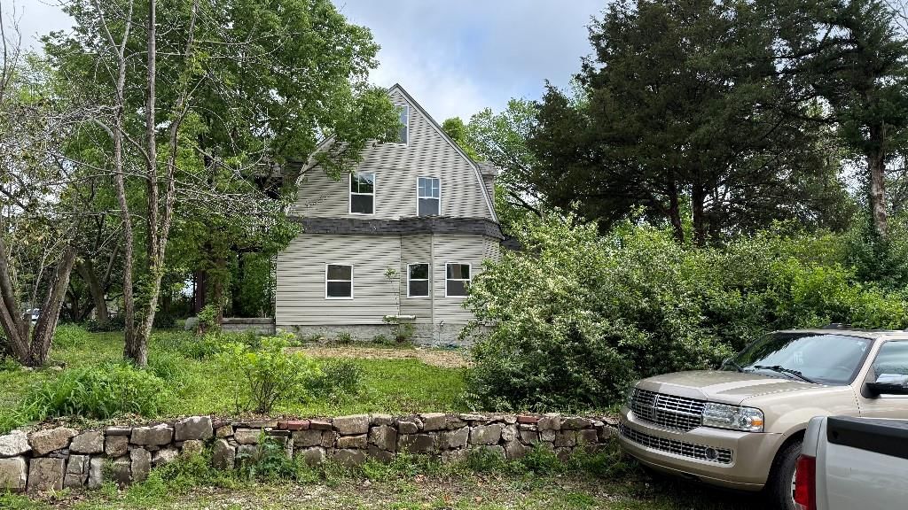 Photo 5 of 21 - 157 Clark Avenue