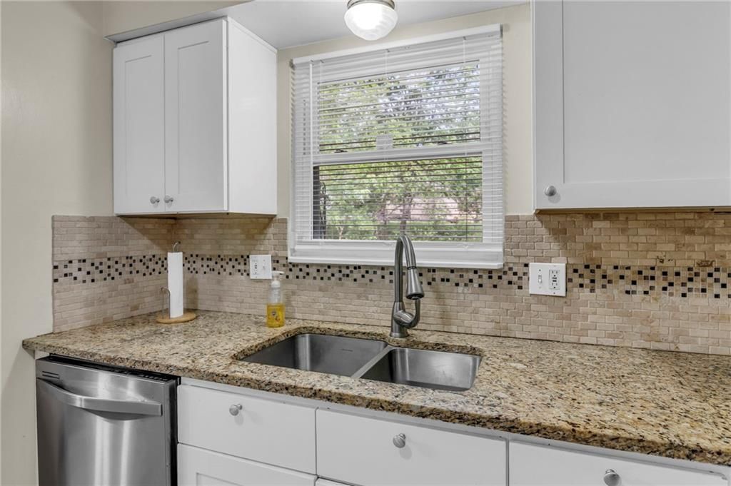 2517 NW Kingsridge Drive — photo 7
