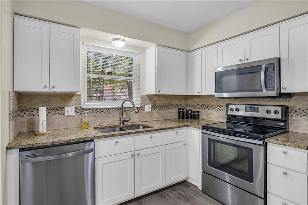 2517 NW Kingsridge Drive — photo 8