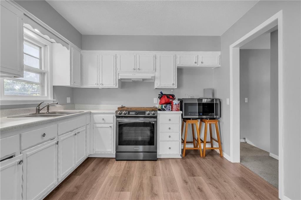 356 W 3rd Terrace — photo 5