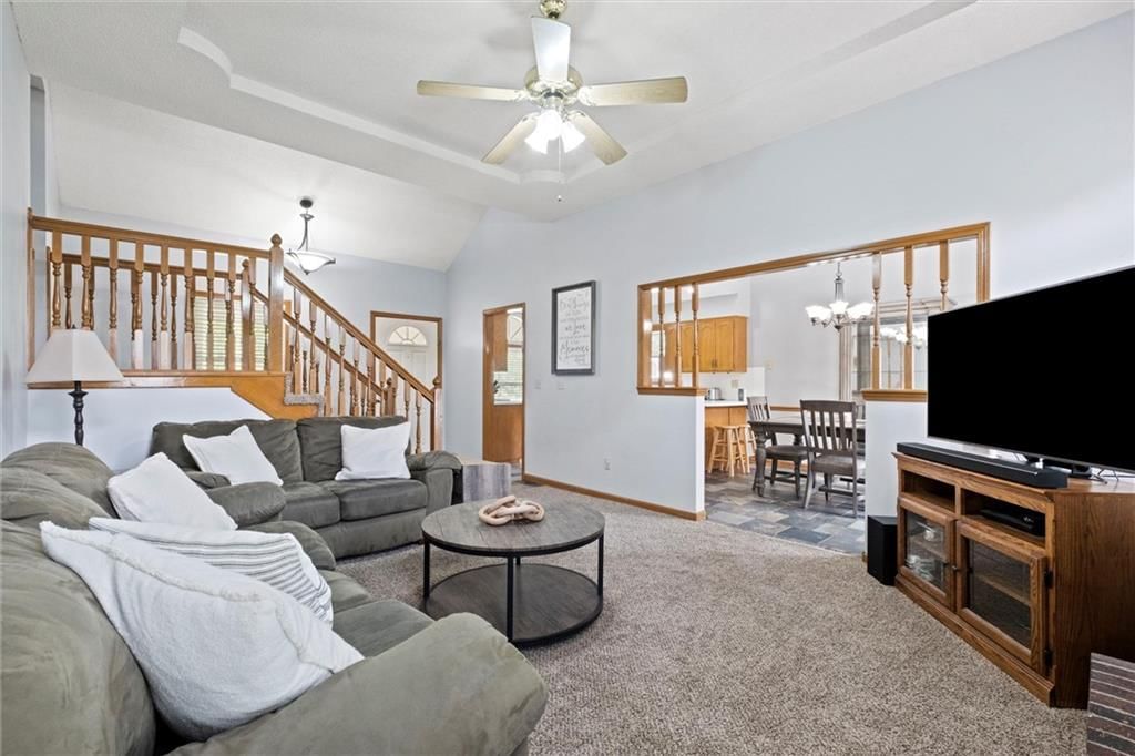 619 NE Bryant Drive — photo 7