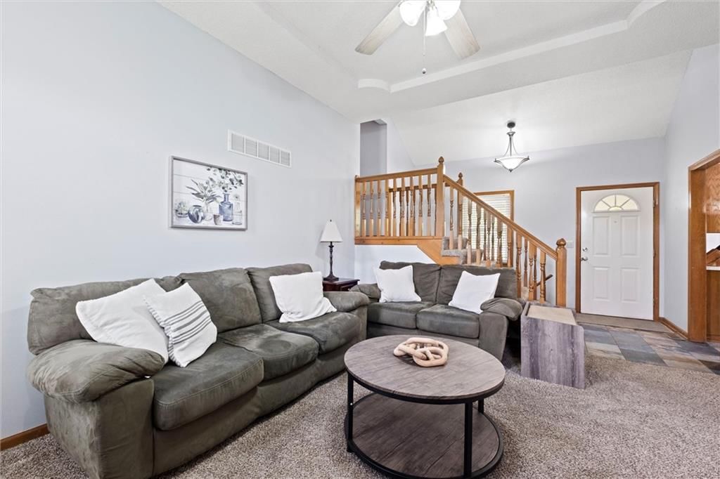 619 NE Bryant Drive — photo 8