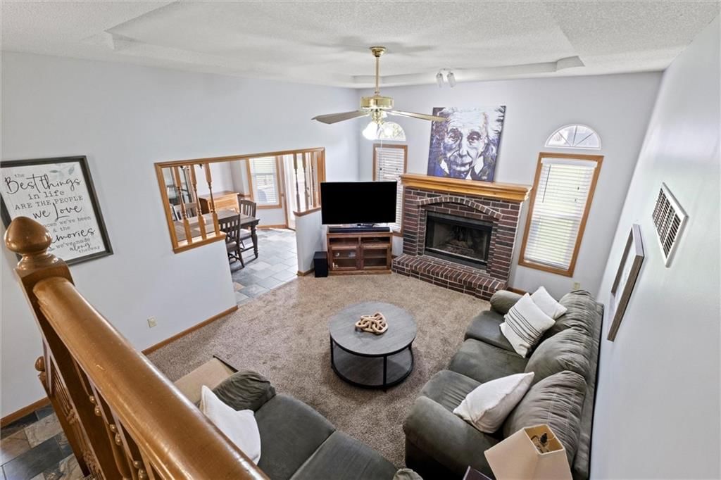 619 NE Bryant Drive — photo 9