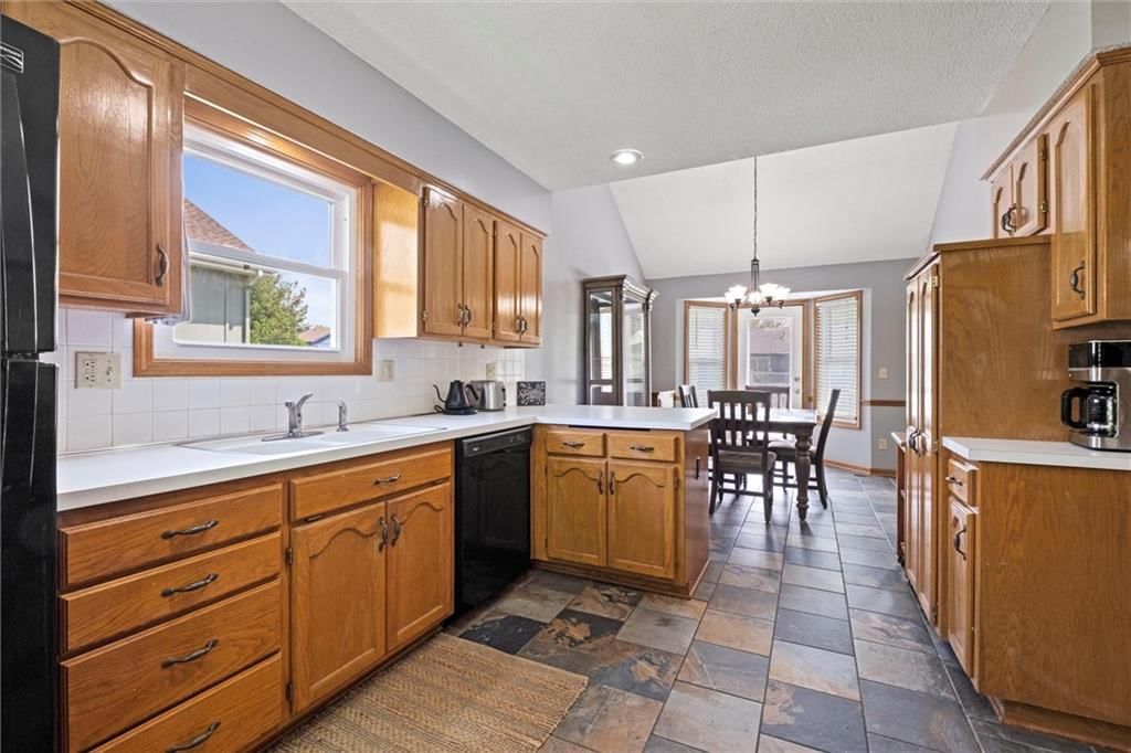 619 NE Bryant Drive — photo 12