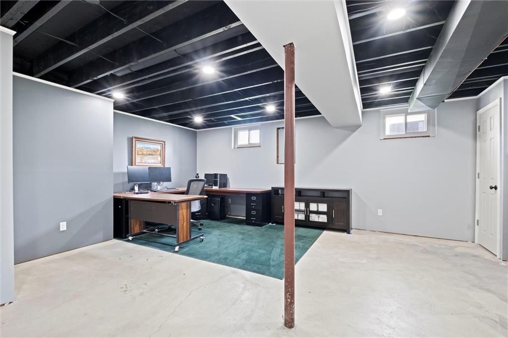619 NE Bryant Drive — photo 24