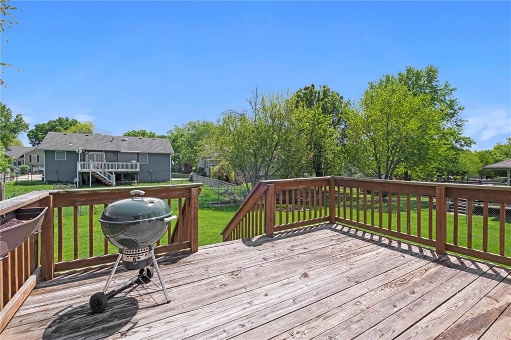 619 NE Bryant Drive — photo 28