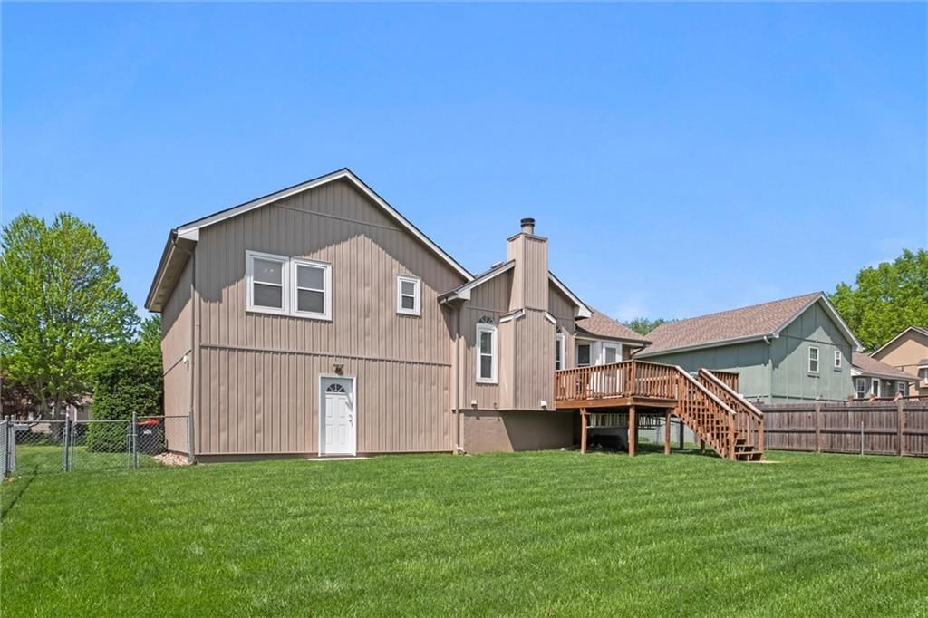 619 NE Bryant Drive — photo 30