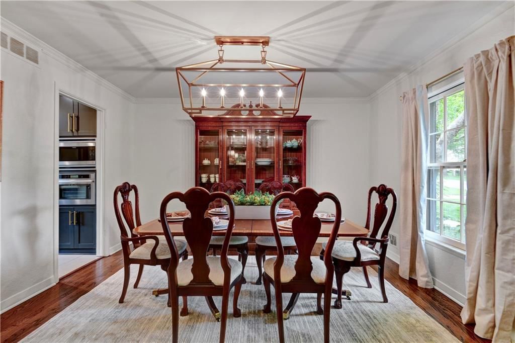 Photo 8 of 49 - 2802 W 66th Terrace