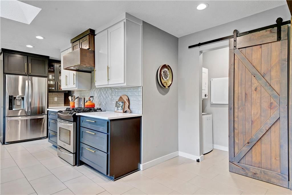 Photo 12 of 49 - 2802 W 66th Terrace