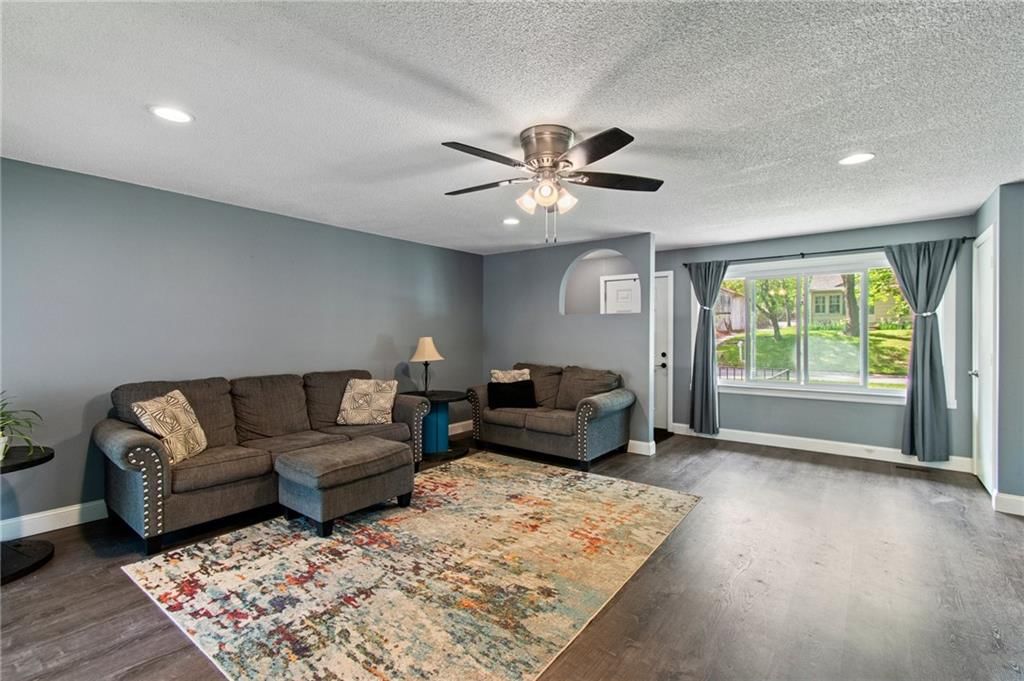 135 E Longfellow Street — photo 6