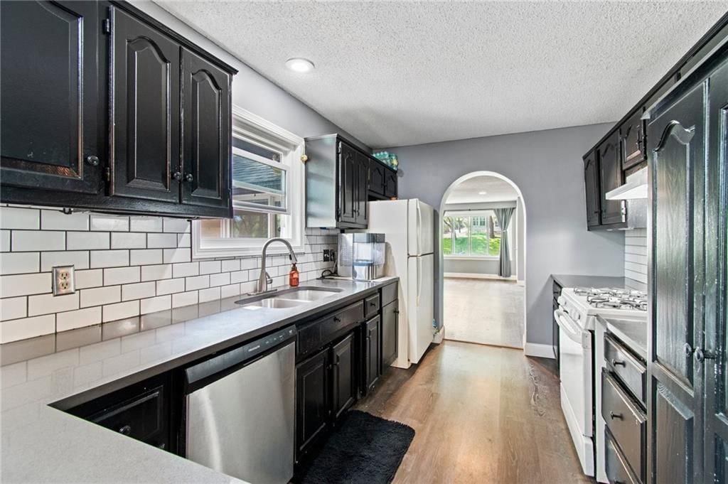 135 E Longfellow Street — photo 10