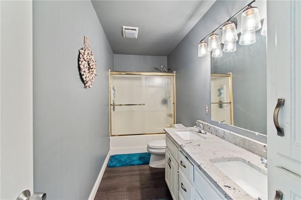 135 E Longfellow Street — photo 17