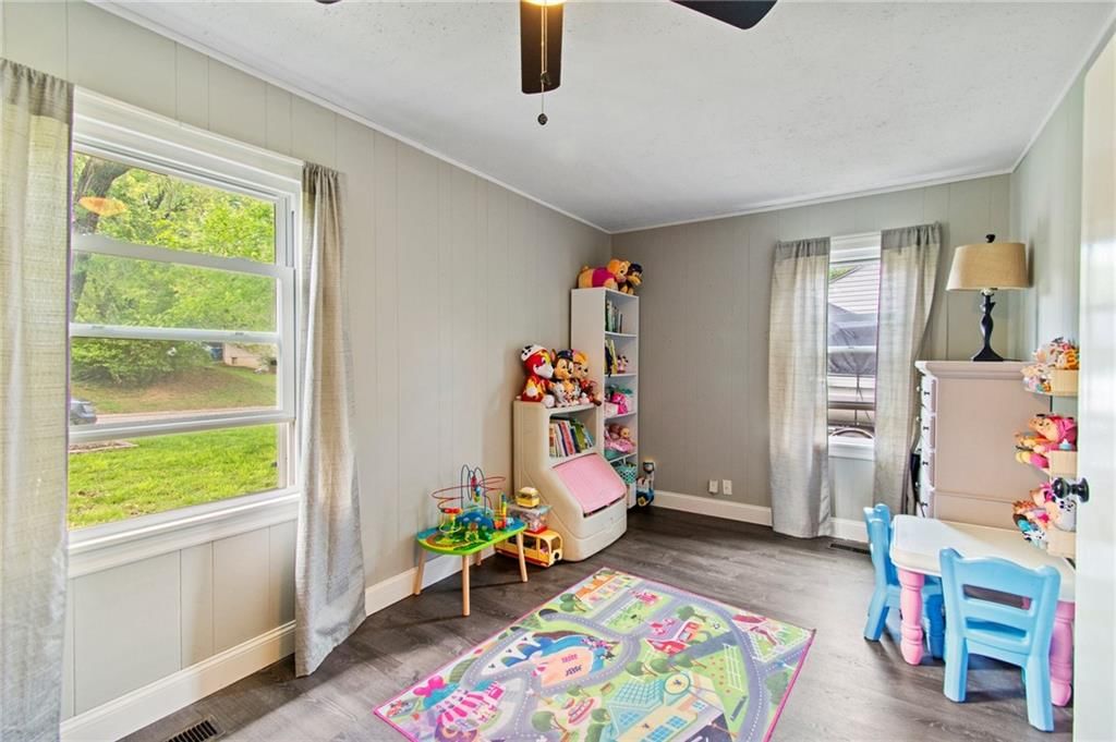135 E Longfellow Street — photo 18
