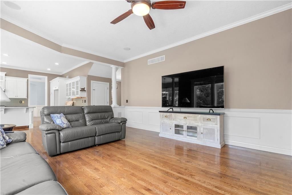 7406 W 145TH Terrace — photo 8