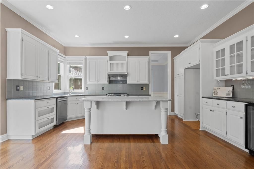 7406 W 145TH Terrace — photo 14