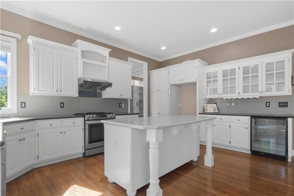 7406 W 145TH Terrace — photo 15