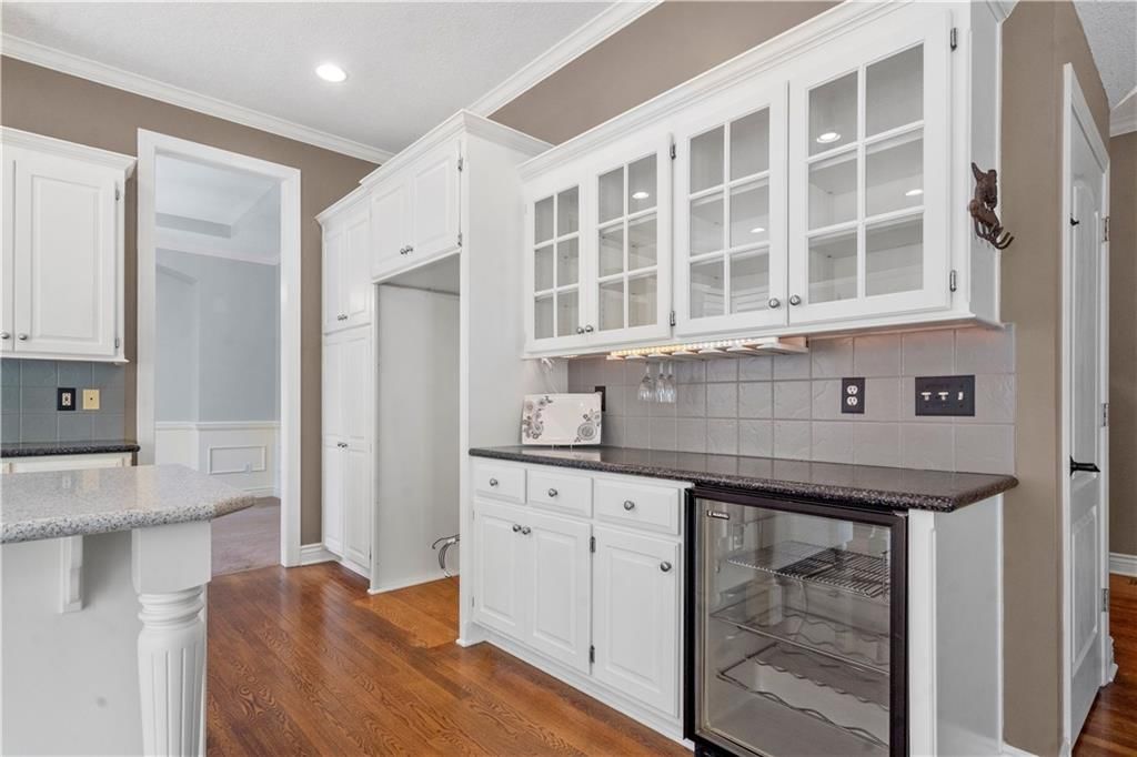 7406 W 145TH Terrace — photo 16