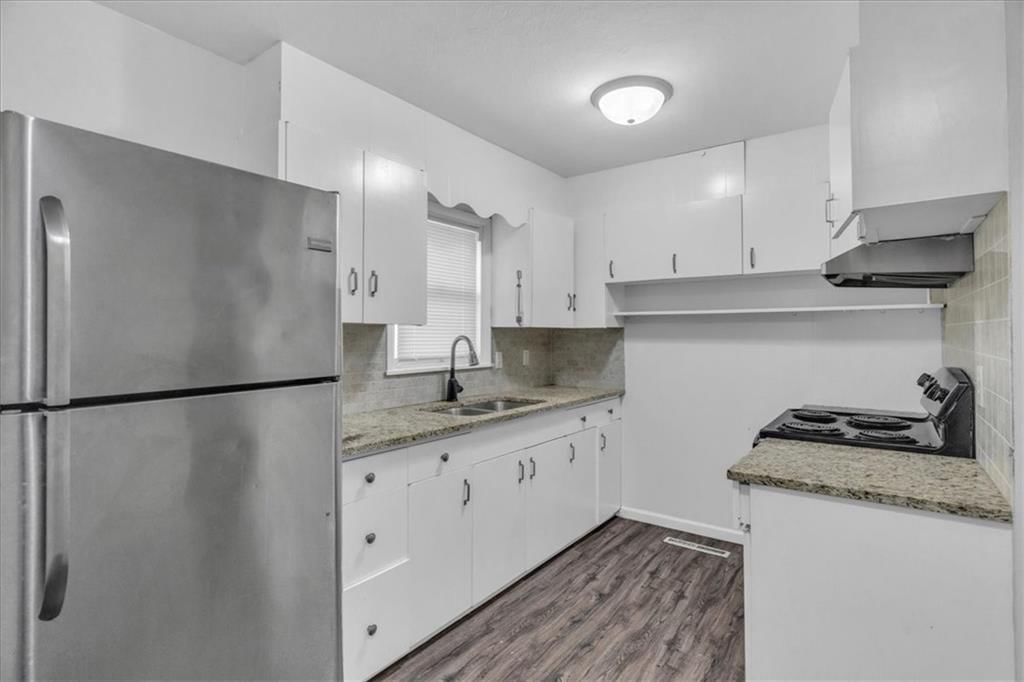 Photo 6 of 26 - 479 NE Meadowbrook Road