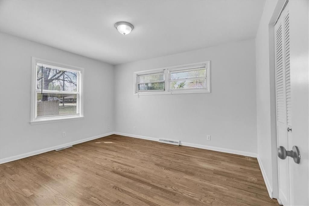 Photo 19 of 26 - 479 NE Meadowbrook Road