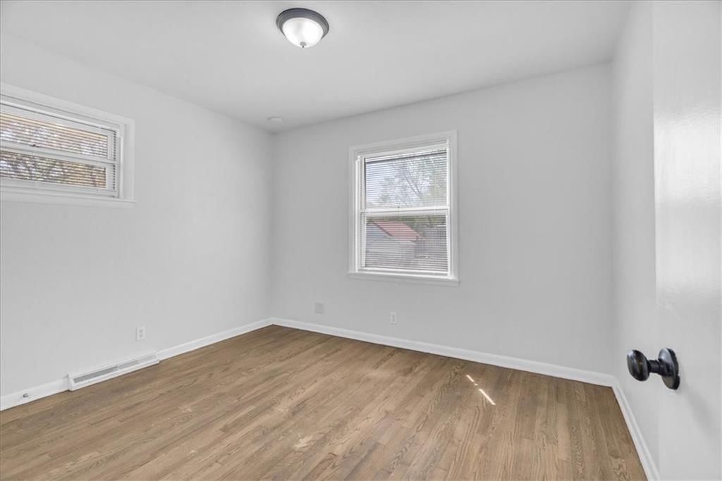 Photo 21 of 26 - 479 NE Meadowbrook Road