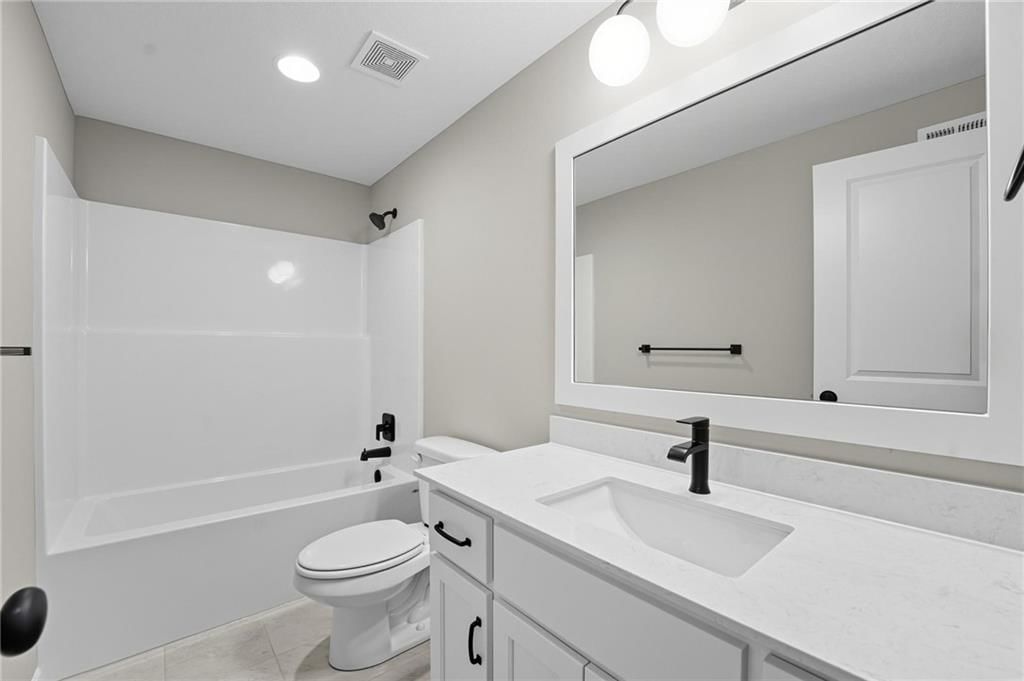 10519 N Liberty Street — photo 41