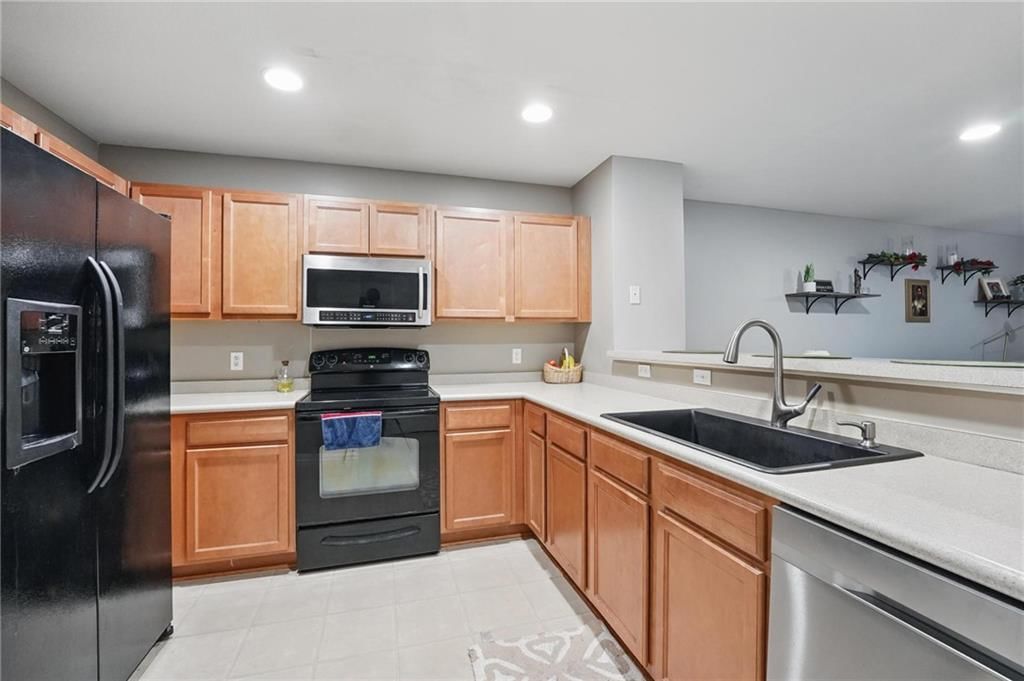 Photo 5 of 26 - 5431 Hickory Street
