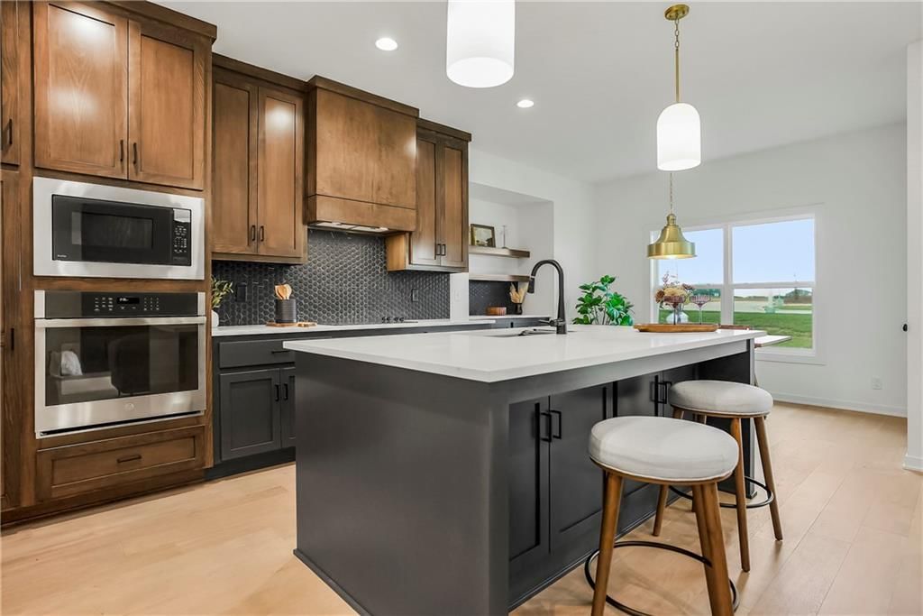 16553 S Stagecoach Street, Olathe, KS